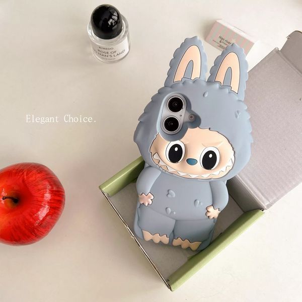 Резиновый 3D чехол Labubu Toy для iPhone 13 / голубой 099546 фото