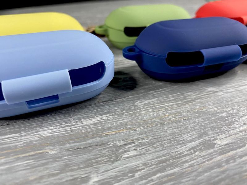 Силіконовий чохол з карабіном для Samsung Galaxy Buds Plus (6 кольорів) 82886 фото