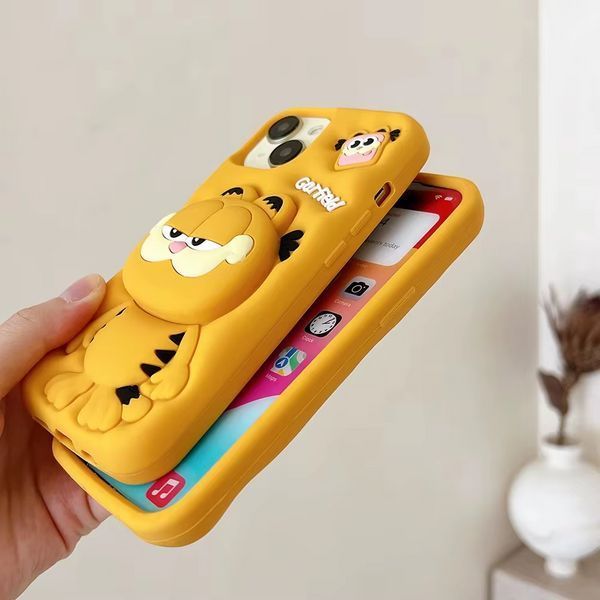Резиновый 3D чехол для iPhone 12 Pro Max / Garfield 098723 фото