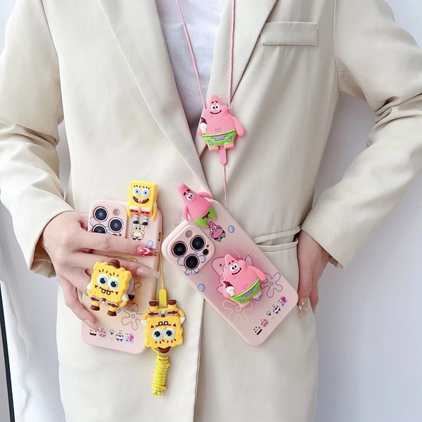 Силиконовый 3D чехол Funny Sponge Bob для iPhone 15 Pro Max / на пудровом фоне (со шнурком) 099440 фото