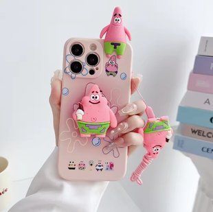 Силиконовый 3D чехол Funny Patrick для iPhone 15 Pro Max / на пудровом фоне (со шнурком) 099441 фото