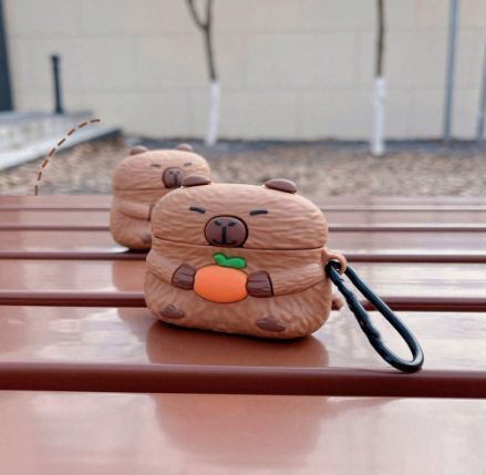 Силиконовый чехол с карабином для AirPods 4 / Capybara 098520 фото