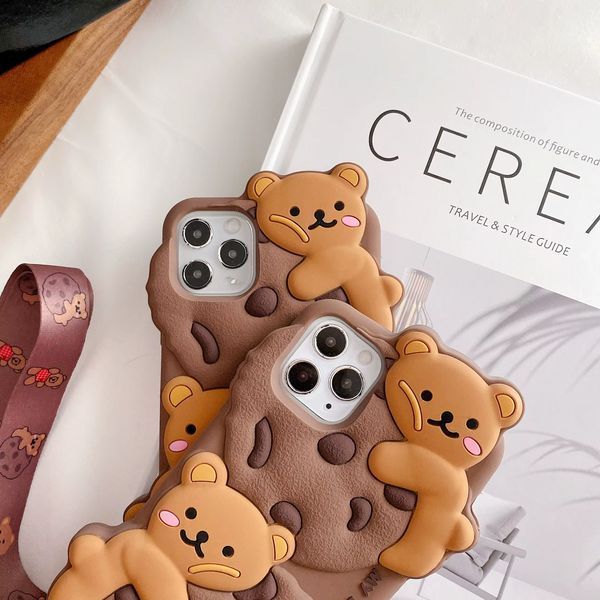 Чехол резиновый Cookie на iPhone 13 / коричневый 098155 фото