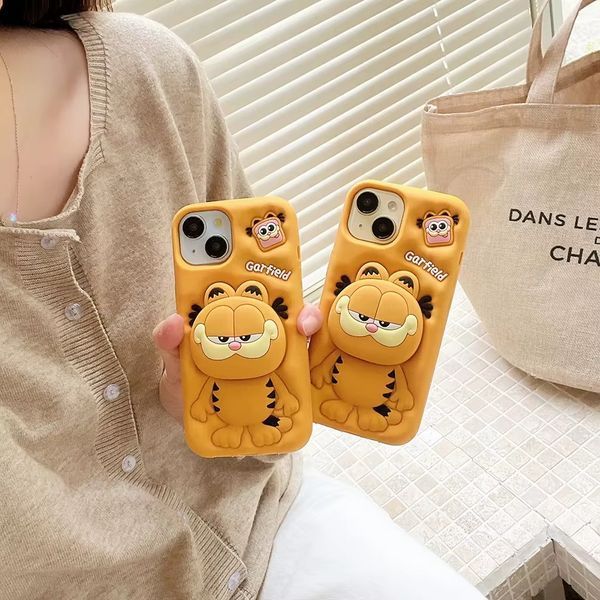 Резиновый 3D чехол для iPhone 16 Pro Max / Garfield 098663 фото