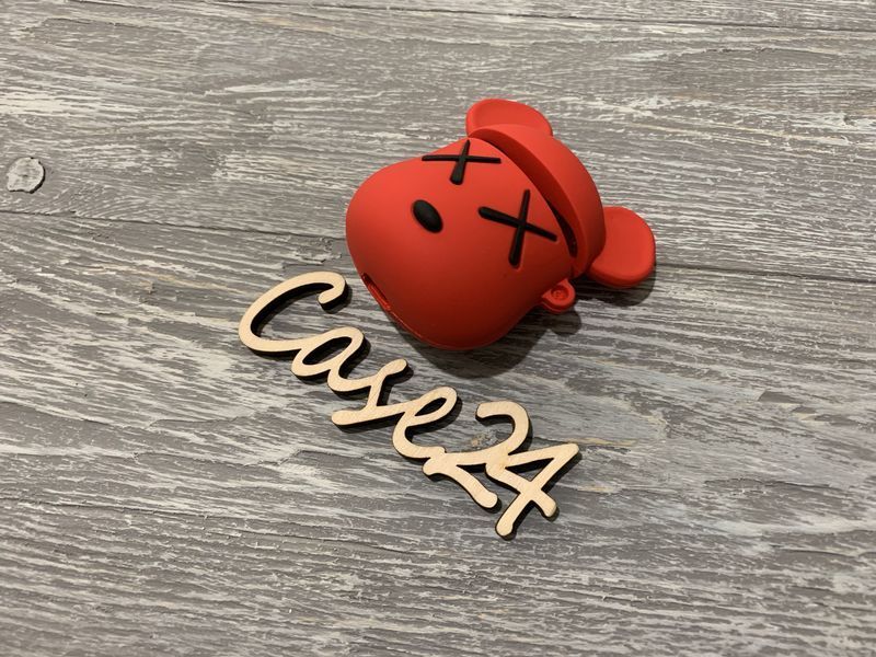 Чехол Bearbriks на Airpods с карабином 017364 фото