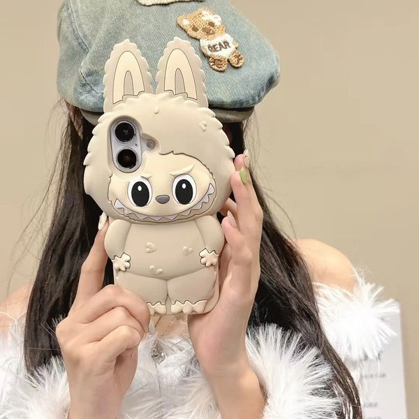 Резиновый 3D чехол Labubu Toy для iPhone 13 / серый 099547 фото