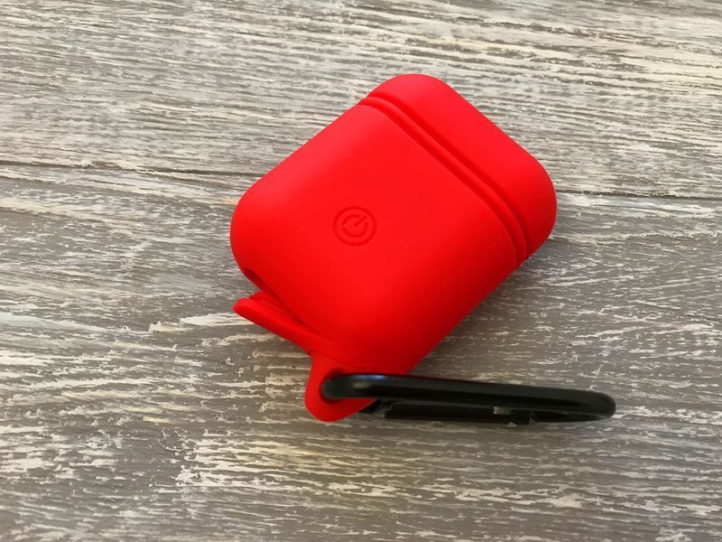 Силиконовый чехол с карабином и заглушкой для AirPods (5 цветов) 015773 фото