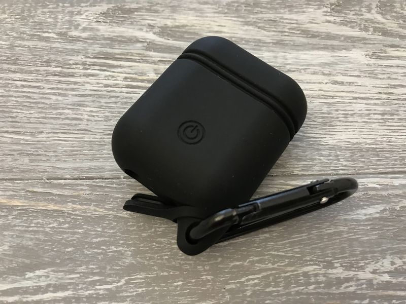 Силиконовый чехол с карабином и заглушкой для AirPods (5 цветов) 015773 фото