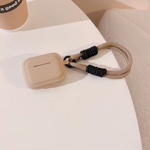 Силіконовий чохол зі шнурком для AirPods 4/ світло-коричневий 098839 фото