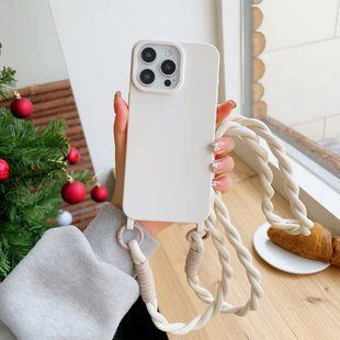 Чехол силиконовый с ремешком на iPhone 15 Pro Max / белый 098914 фото