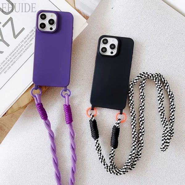 Чехол силиконовый с ремешком на iPhone 15 Pro Max / черный 098917 фото