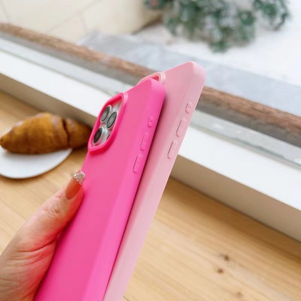 Чехол силиконовый с ремешком на iPhone 15 Pro Max / черный 098917 фото