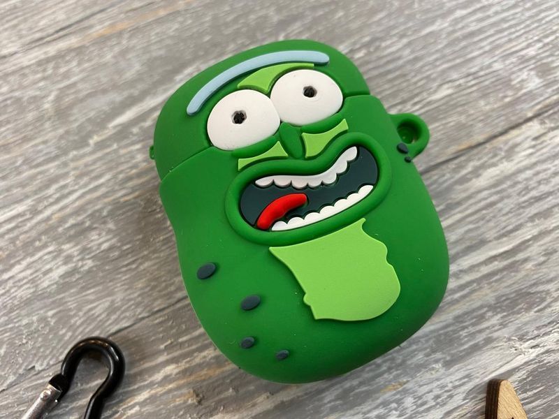 Чехол 3д Огурчик Рик на Airpods 083370 фото