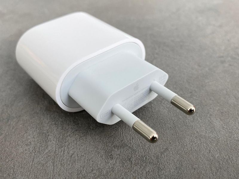 Сетевое зарядное 20W USB-C original Adapter 83580 фото