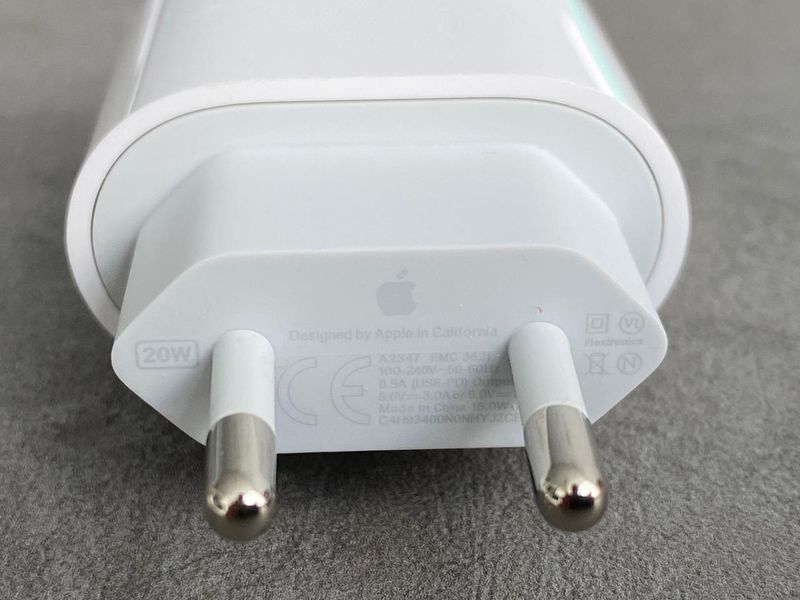 Сетевое зарядное 20W USB-C original Adapter 83580 фото