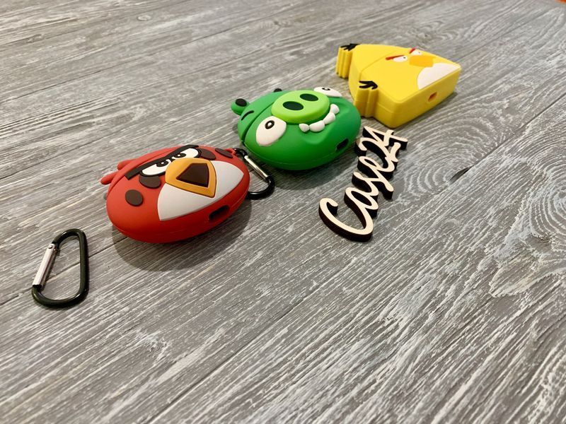 Чохол Злі Птиці на Airpods з карабіном (3 кольори) 017443 фото
