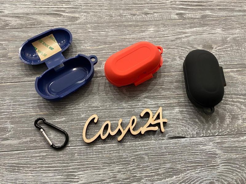 Силиконовый чехол с карабином для Samsung Galaxy Buds (3 цвета) 81303 фото