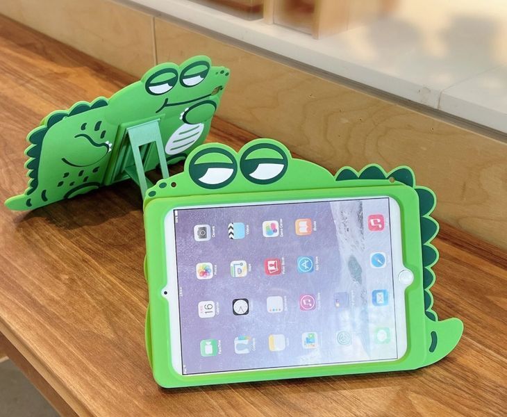 Чехол Crocodile Case на планшет Apple&nbsp;iPad 11" (A16) 2025 / зеленый (з ремінцем) 202753 фото