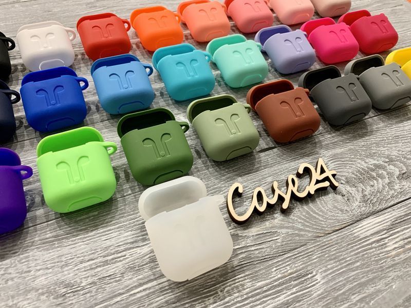 Силіконовий чохол з карабіном для AirPods (на аирподс) 015691 фото