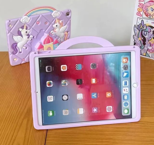 Чехол Happy Case на планшет Apple iPad 11" (A16) 2025 / Pony Castle (с ремешком) 202786 фото