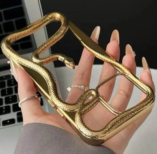 TPU чехол Snake для iPhone 15 Pro Max / gold 202113 фото