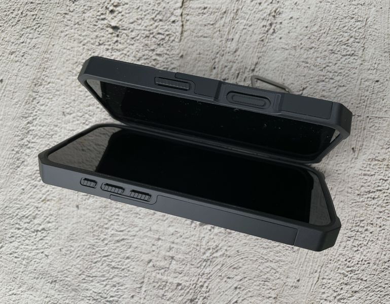 PC + TPU чехол Shock Proof для iPhone 16 Pro Max / черный 200663 фото
