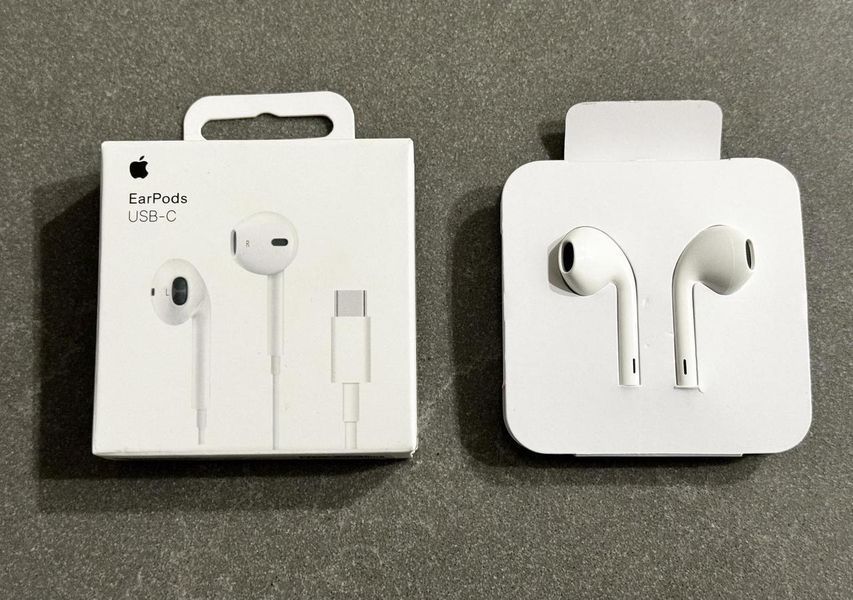 Наушники EarPods USB-C connector на iPhone 15 094133 фото
