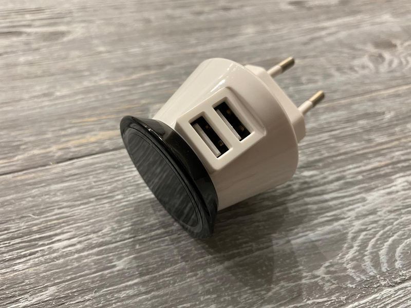 Мережевий зарядний пристрій Budi на 2 USB порту (12w, 2.4 A) чорно-білий 81655 фото